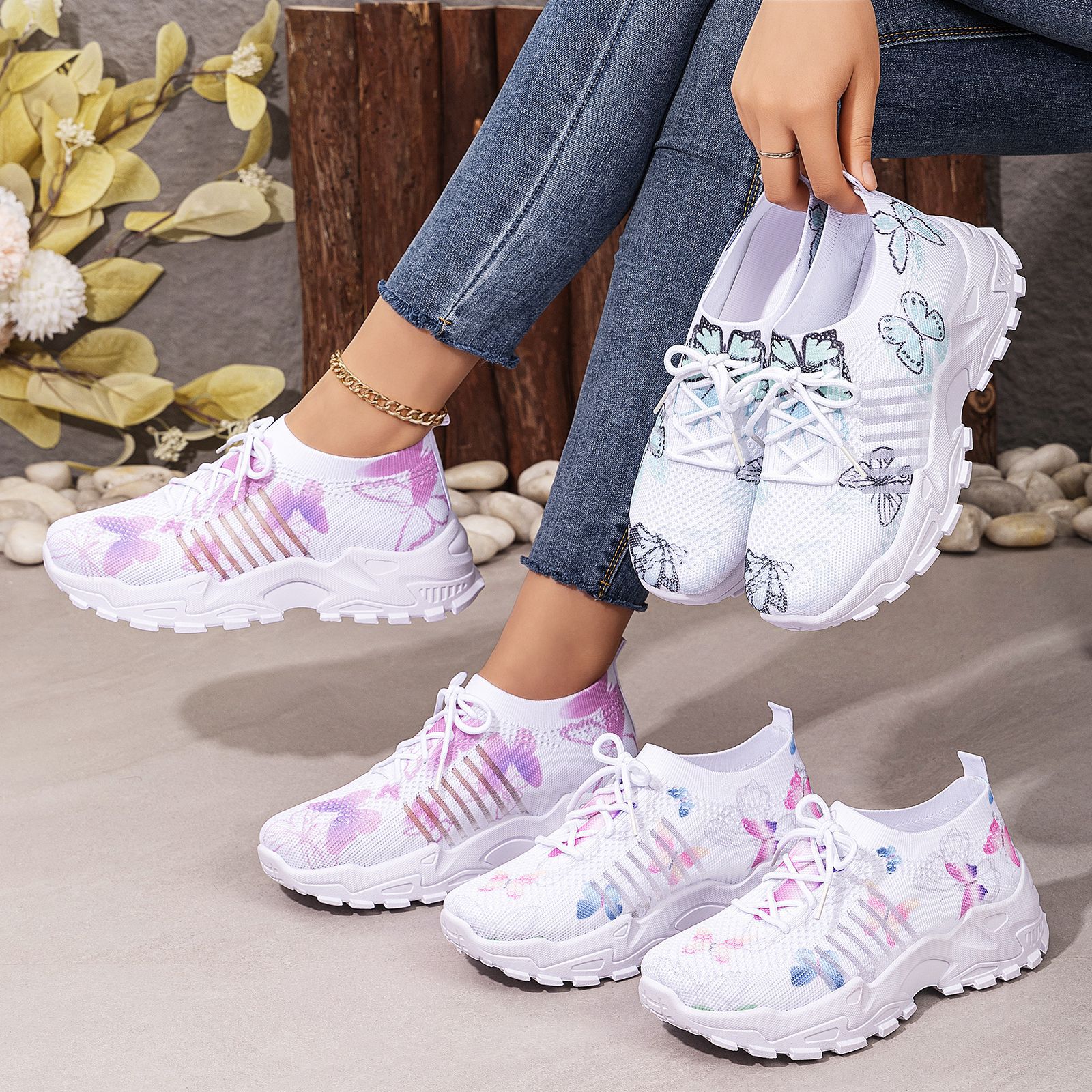 Zapatos de mujer transfronterizos de estilo europeo y americano aumentan los zapatos casuales con patrón de mariposa, zapatos de tejido TEMU, zapatos deportivos con suela gruesa.