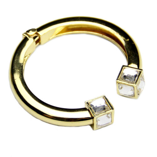Elegant European and American Style High-Quality Alloy Square Crystal Bracelet for Women, Charming Design Cuff Bracelet, Personalized Jewelry
