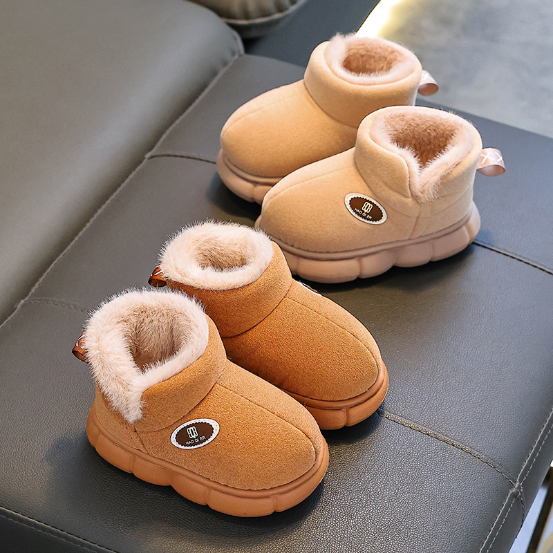 Botas de nieve para niños de invierno para niños y niñas, calentamiento y terciopelo grueso antideslizante, sensación de pisar excrementos, bolsas para niños, zapatos de algodón de talón