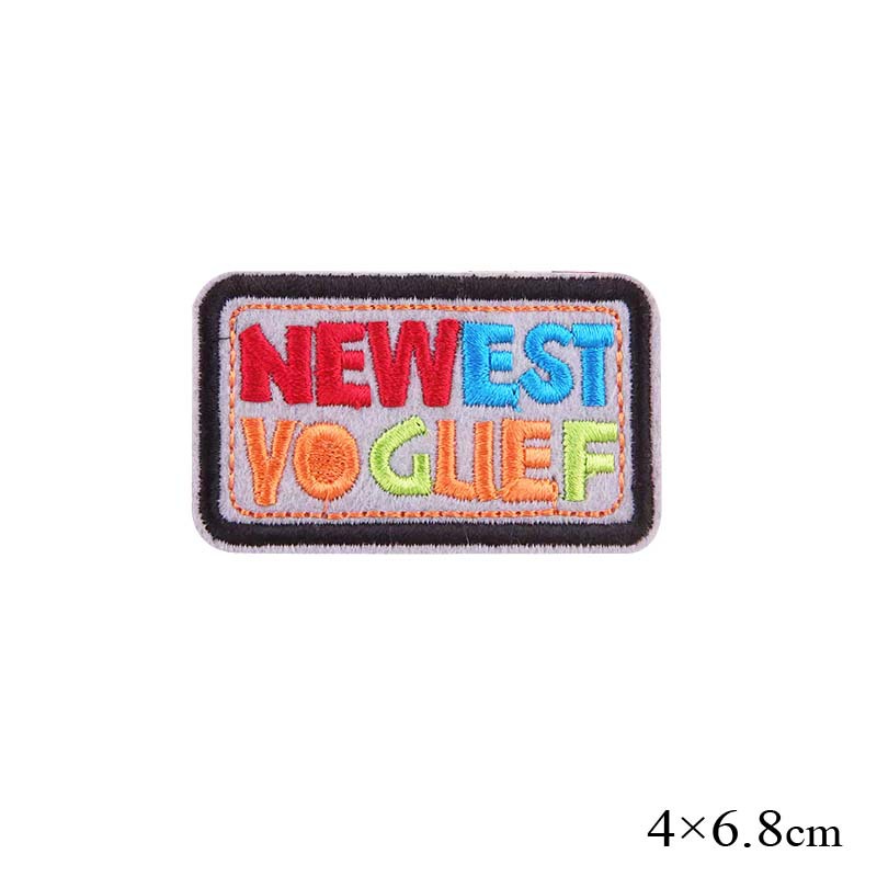 彩色英文字母方块绣花徽章 烫胶刺绣补丁布贴 鞋帽玩具家具装饰品