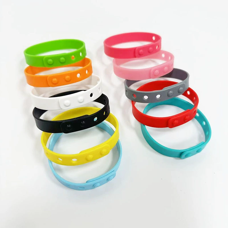 Adjustable silicone multicoloured bracelet for men and women