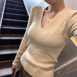 纯色v领针织打底衫女秋冬新款内搭毛衣纯欲修身显瘦百搭长袖上衣