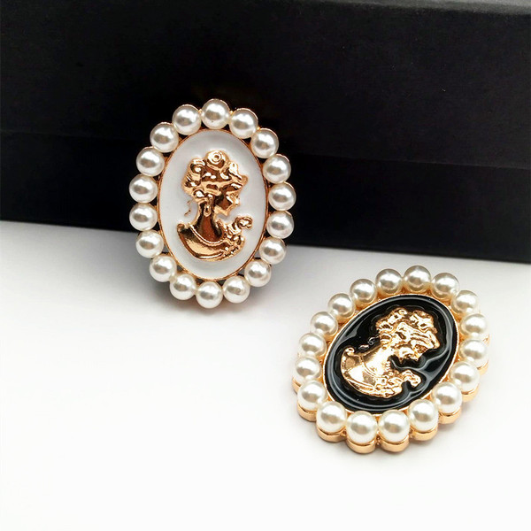 Small brooch