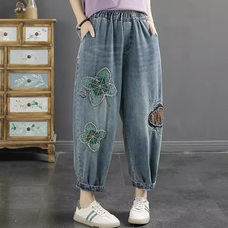[1158 people] 2023 washed white embroidered patch jeans women's spring and autumn new elastic waist loose