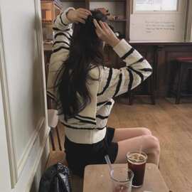 韩国chic秋冬新品法式复古条纹设计款显瘦开衫