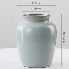 汝窯花瓶陶磁器中国式高級感民宿ホテルに生花を挿します。