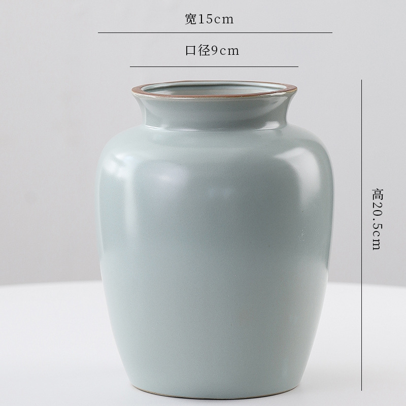 汝窯花瓶陶磁器中国式高級感民宿ホテルに生花を挿します。|undefined