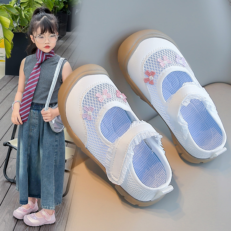 Zapatos deportivos para niños 2026 zapatos de verano niñas zapatos de red transpirables dulces zapatos princesas zapatos casuales para bebés con suela suave zapatos simples image 4