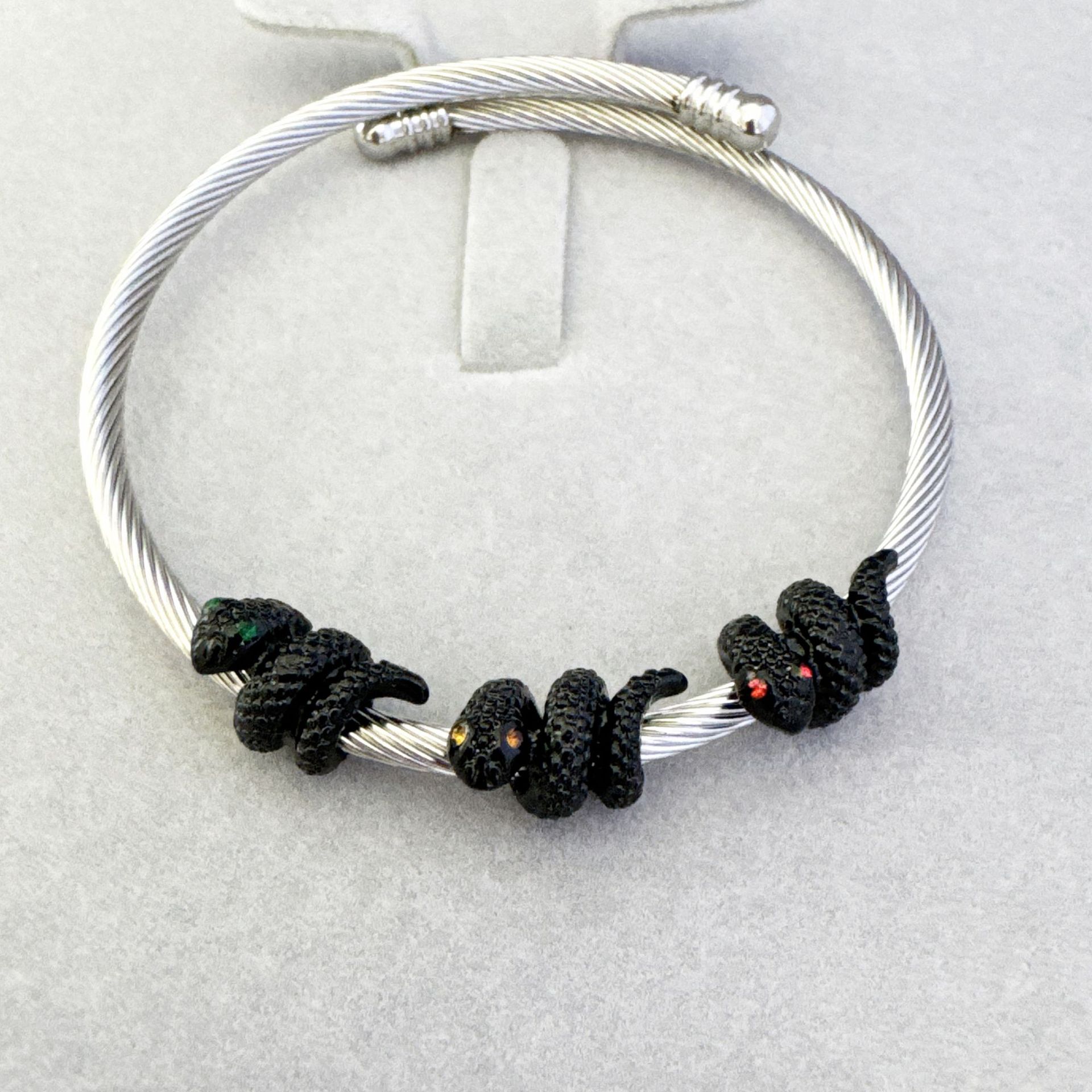 2024 nueva pulsera animal de aleación perlas sueltas vintage accesorios de joyería en forma de serpiente tejida a mano material de pulsera de estilo étnico