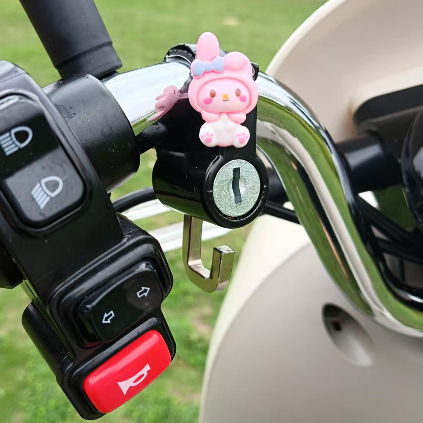 Cartoon Helmet Lock for Bicycles, Electric Vehicles, Motorcycles, Scooters, Mountain Bikes, Baby Strollers, Multifunctional Anti-Theft Lock Hook