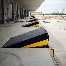 升降台;登车桥