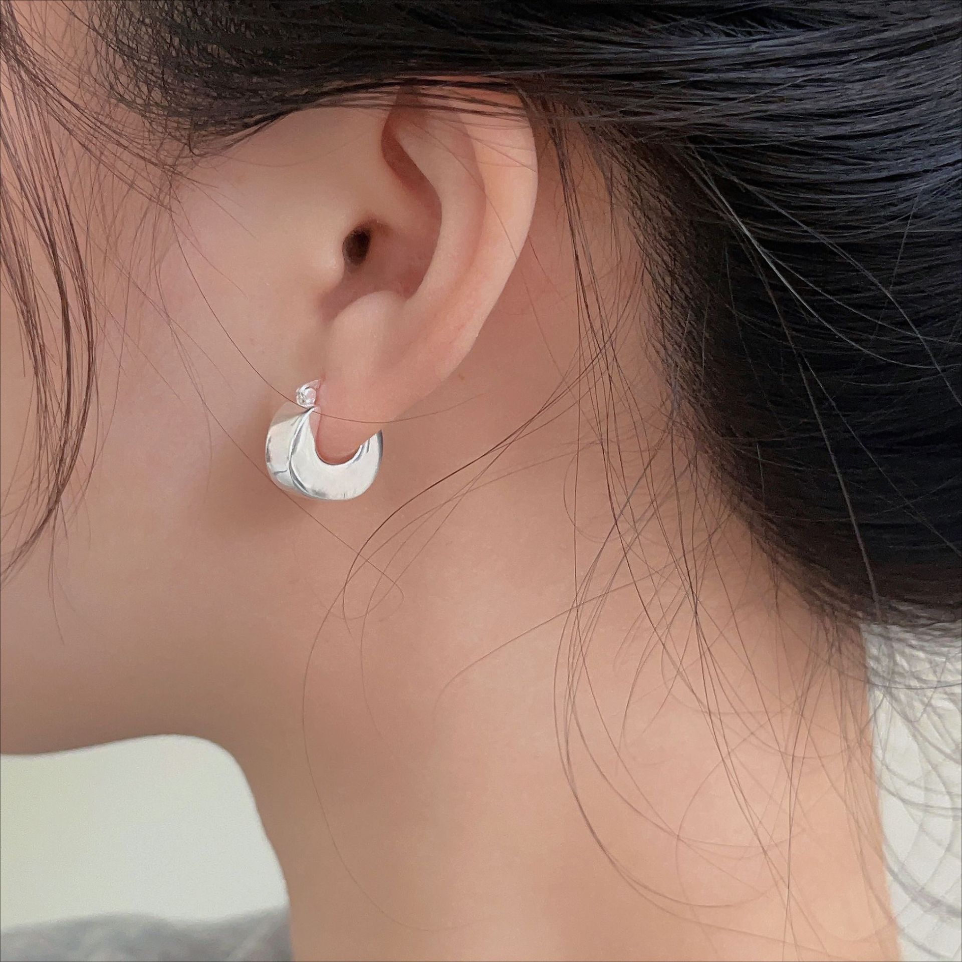 1 Pair Quantity 1 Pair 18K Gold Plated 925 Sterling Silver 925 Sterling Silver Earrings U Shape Solid Color Earrings