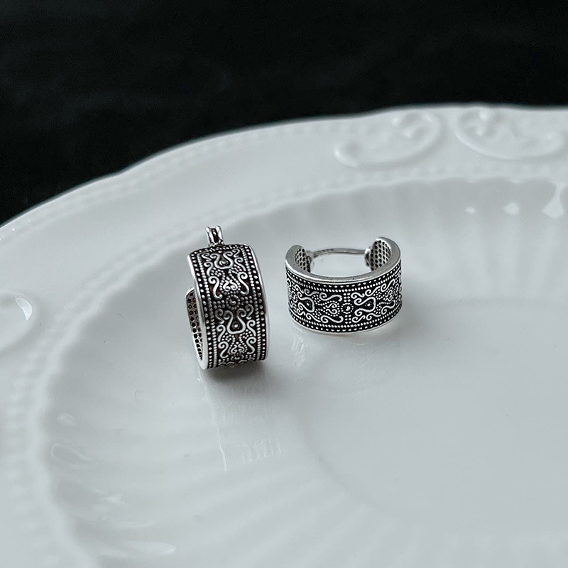 Cross-Border Retro Ethnic Style High-End Tang Grass Pattern Earrings Simple Design Earrings Fashion Earrings Wholesale