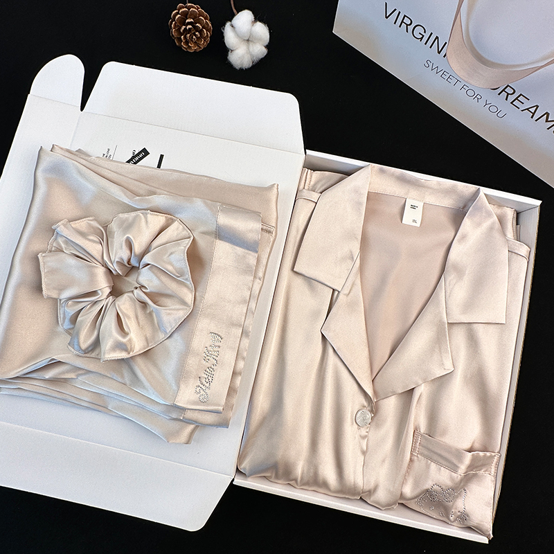 Ice Silk Pajamas for Women, Spring and Autumn, Champagne Kitty, High-End Rhinestone-Studded, Sweet and Cute Loungewear Set, Can Be Worn Outside Ice Silk Pajamas for Women, Spring and Autumn, Champagne Kitty, High-End Rhinestone-Studded, Sweet and Cute Loungewear Set, Can Be Worn Outside