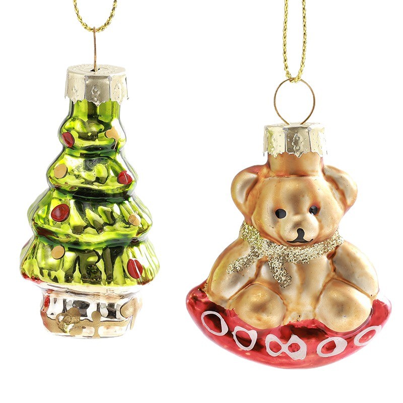 Nuevos productos transfronterizos de decoración de Navidad colgantes creativos de vidrio pintado colgantes de la atmósfera del diseño de escena