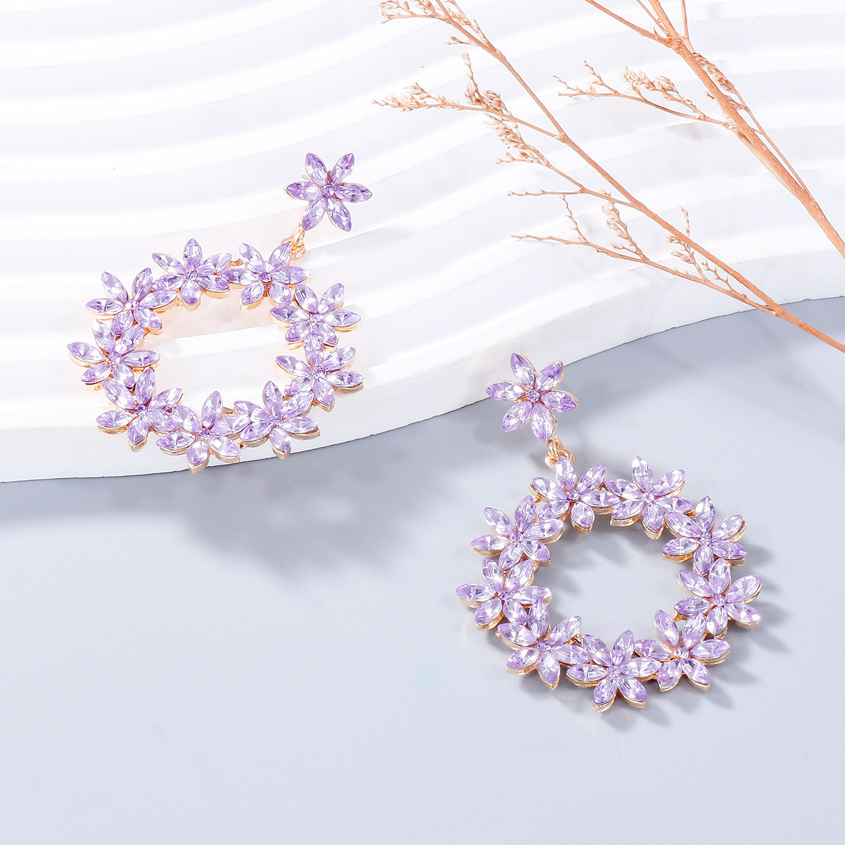 1 Pair IG Style Shiny Circle Flower Inlay Alloy Zircon Drop Earrings display picture 23