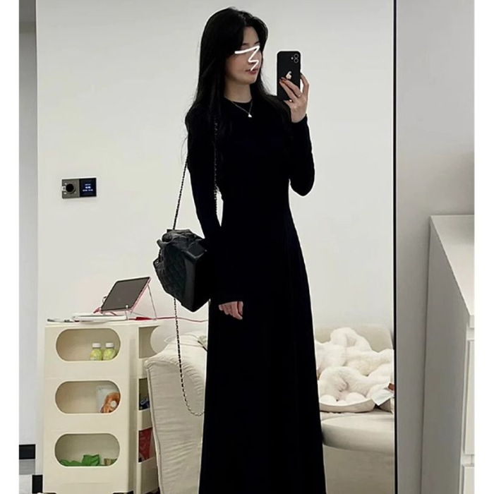 赫本风黑色长袖连衣裙子早秋季女装2025新款法式气质修身显瘦长裙|undefined