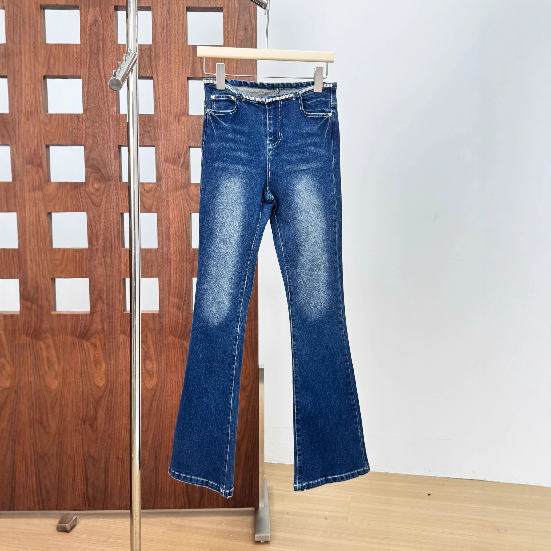 Niche Designer 25Ss New Retro Hot Girl Waist Chain Low-Rise Slimming Flared Jeans Women's Long Pants