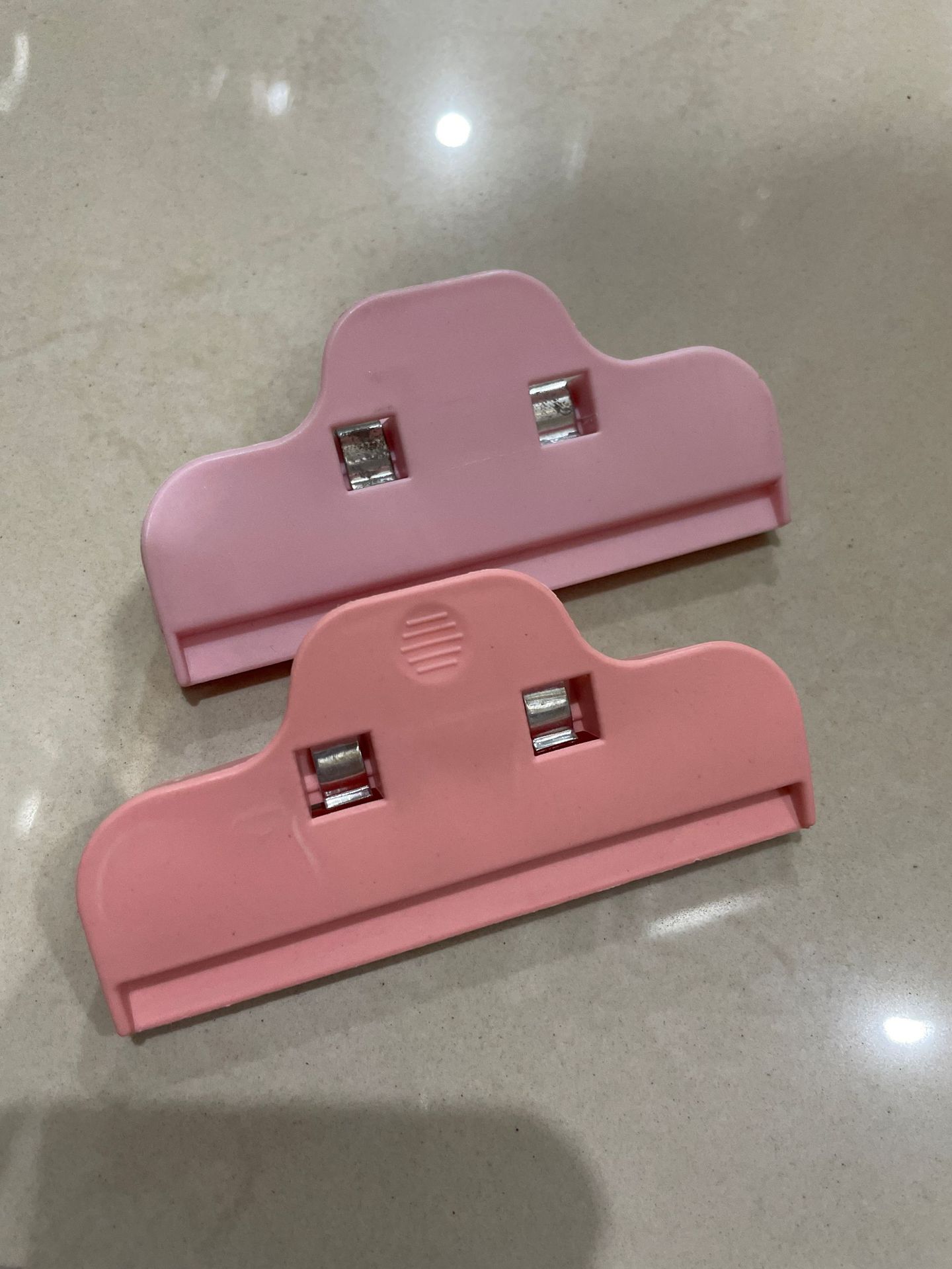 Clip de sellado de alimentos para el hogar clip de sellado de mantenimiento fresco fuerte bolsa de plástico leche en polvo té snack clip de sellado