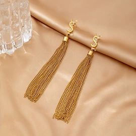 项链;耳环;手链