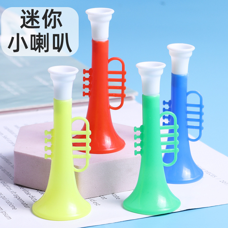 Mini cuerno pequeño juguete pequeño para niños doble festival bebé dibujos animados plástico jardín de infantes viento pequeño instrumento musical premio al por mayor