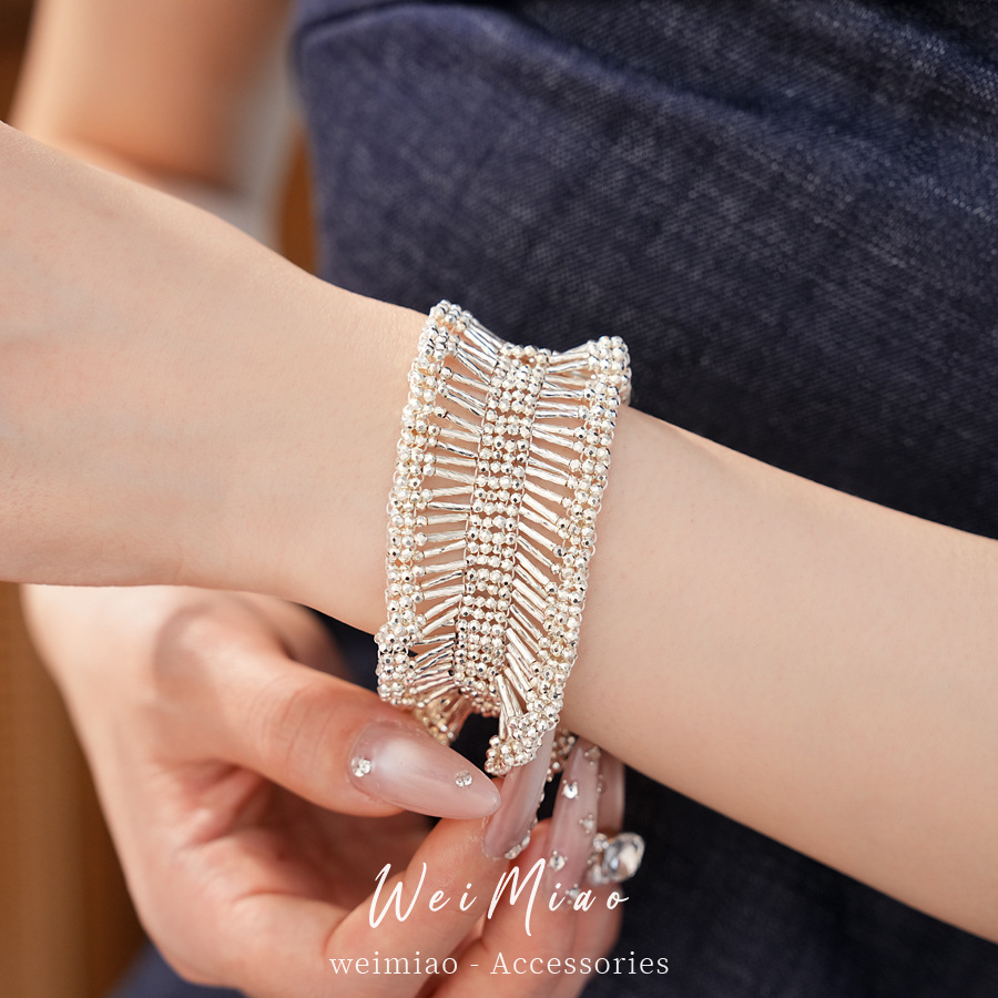 Viento frío collar de encaje plegado lujo ligero nicho de alta calidad cadena de clavícula estilo europeo y americano personalidad conjunto de joyería de moda