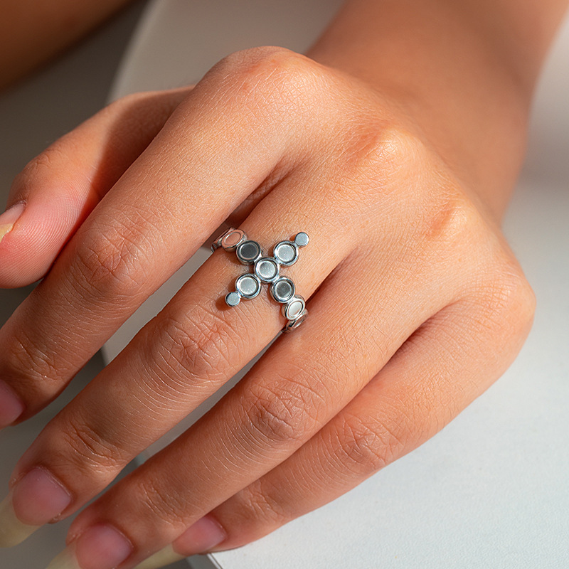 1 Piece Quantity Wholesale Jewelry Hip-Hop Retro Leaf Round Heart Shape Titanium Steel Plating Open Rings
