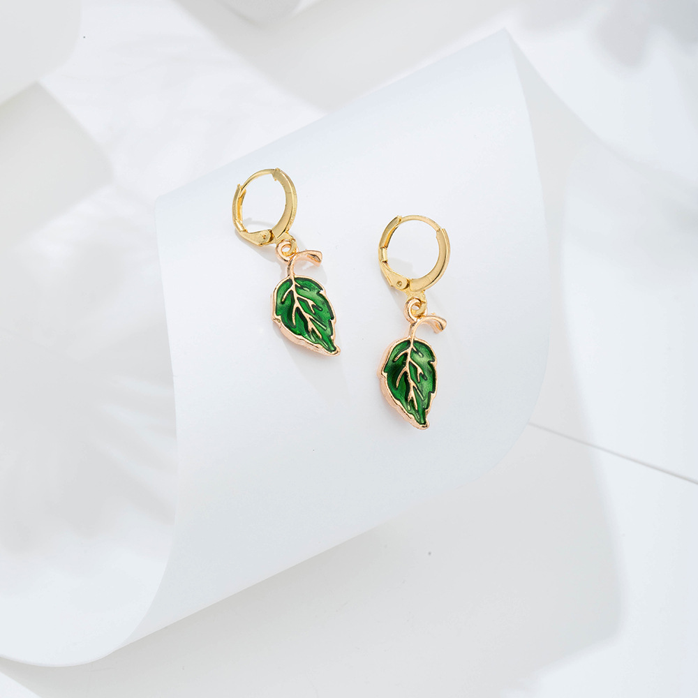 Wholesale Jewelry Geometric Hollow Plant Cactus Earrings Nihaojewelry display picture 3