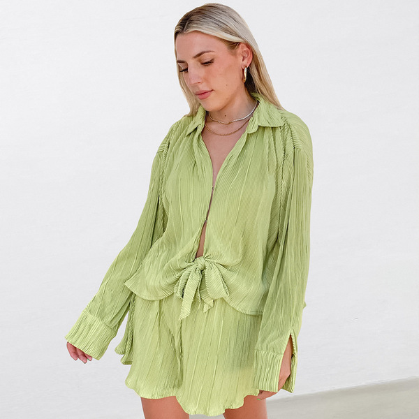 Demi-season green cardigan