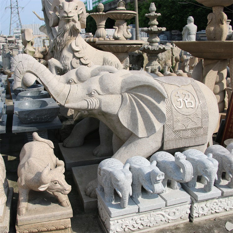 ������̺�����ʯ�����һ����ϼ����ˮ�в���Ƶ�ͥԺ�ſ���լ