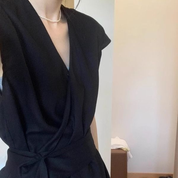 2025年超人気オールドマネー通勤夏服、黒のノースリーブシャツとパンツの2点セットの完全なセット|undefined