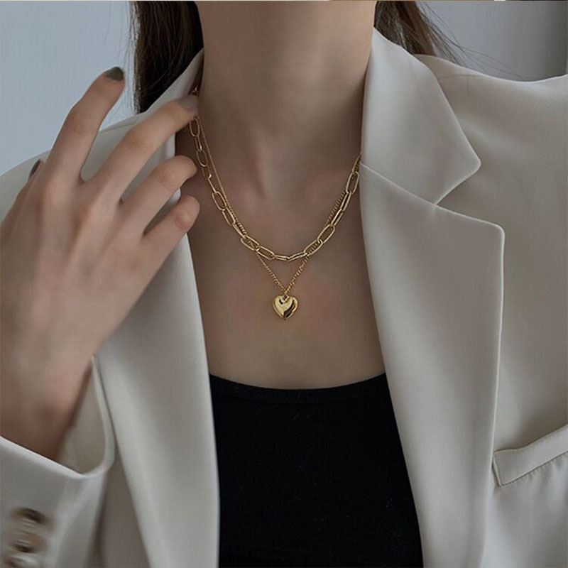 Collana a strati minimalista da donna in stile quiet luxury_voghion.com