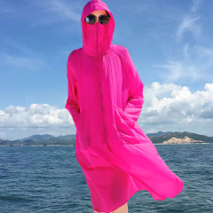夏の日焼け止め服の女性の長いタイプは膝の通気性を超えて紫外線を防止します。