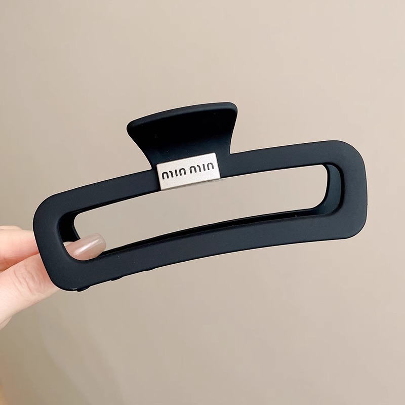 Versión coreana de letras negras, clip cuadrado grande, clip de tiburón femenino, volumen de cabello en la parte posterior de la cabeza, clip de cabello al por mayor