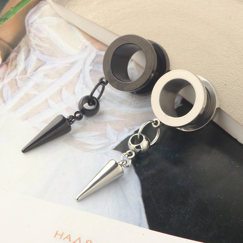 Pointed titanium steel lip stud product view
