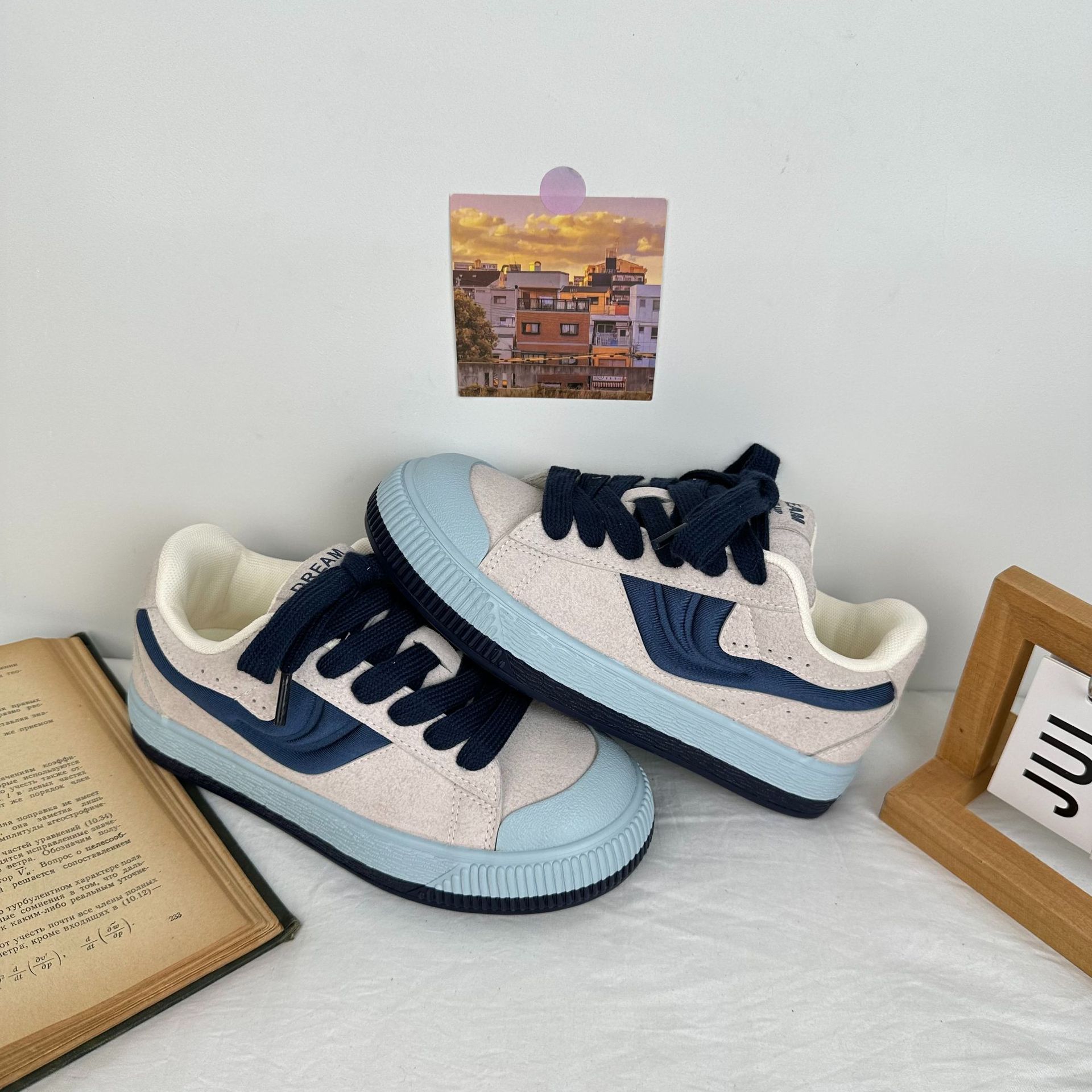 Yuanbo 2025 primavera nuevos zapatos de tabla bajos estilo coreano salvaje estilo universitario zapatos de lona casuales estilo Hong Kong zapatos de mujer image 10