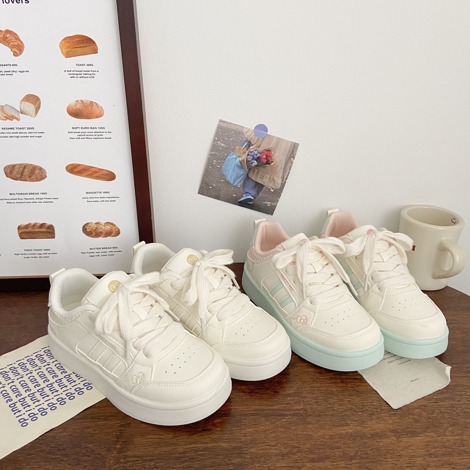 Zapatos blancos de suela gruesa rosa para mujeres transpirables 2026 primavera nuevo nicho chic diseño casual zapatos deportivos de estudiantes