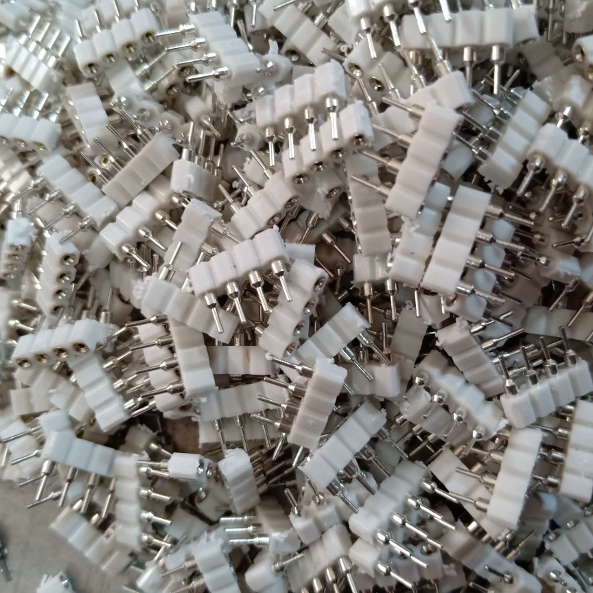 Разъем-розетка РГБ женщины заголовка 4П штыря отверстия 4ПИН РГБ круглый черный соединитель световой полосы РГБ