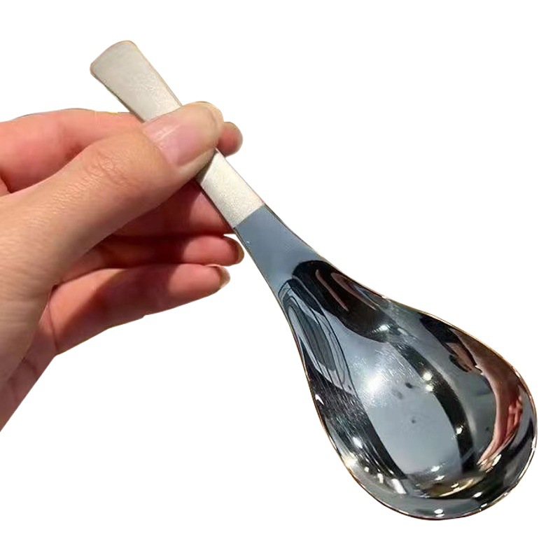 [Spot al por mayor] cucharas de acero inoxidable de alto valor para el hogar encantador palacio de oro. El cucharón
