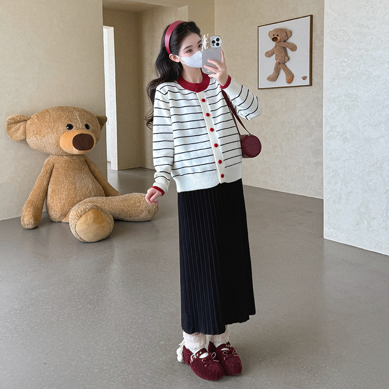 孕妇装秋冬季慵懒条纹开衫显瘦背心连衣裙孕妈设计感穿搭两件套装|undefined