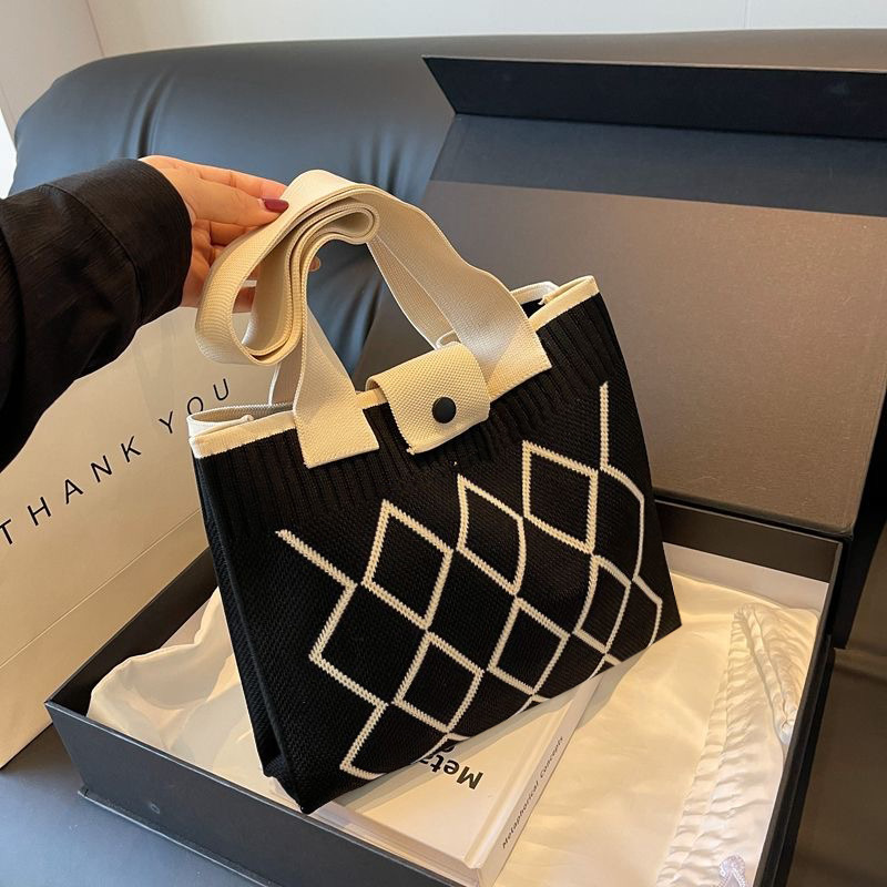 Korean-style knitted woolen bag for women, 2024 new stylish large-capacity handbag, versatile commuting single-shoulder tote bag Item Picture