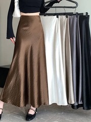 酢酸サテンの半身スカート女性2025春夏の新型垂れ下がった字の魚の尾のスカートの中の長いタイプの通勤韓国版
