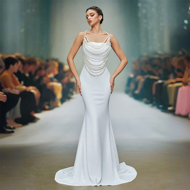 Robe de mariée bustier style français, robe blanche sirène simple et légère avec traîne pour la réception, idéale pour une mariée de niche au luxe discret._voghion.com