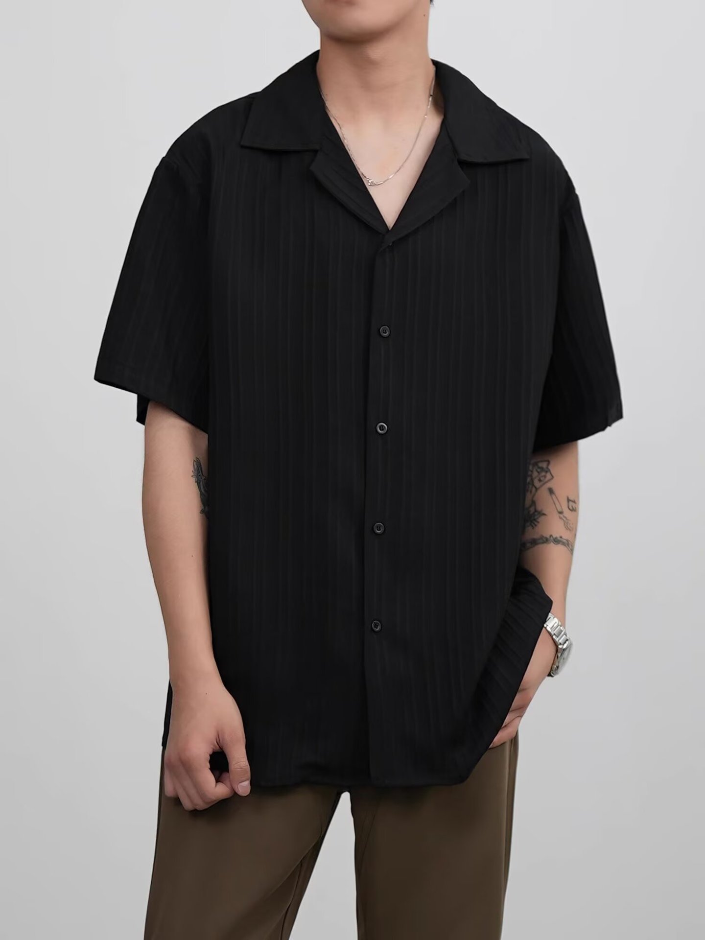 Herren Kurzarm Freizeithemd Mit Textur In Schwarz Weiss_voghion.com