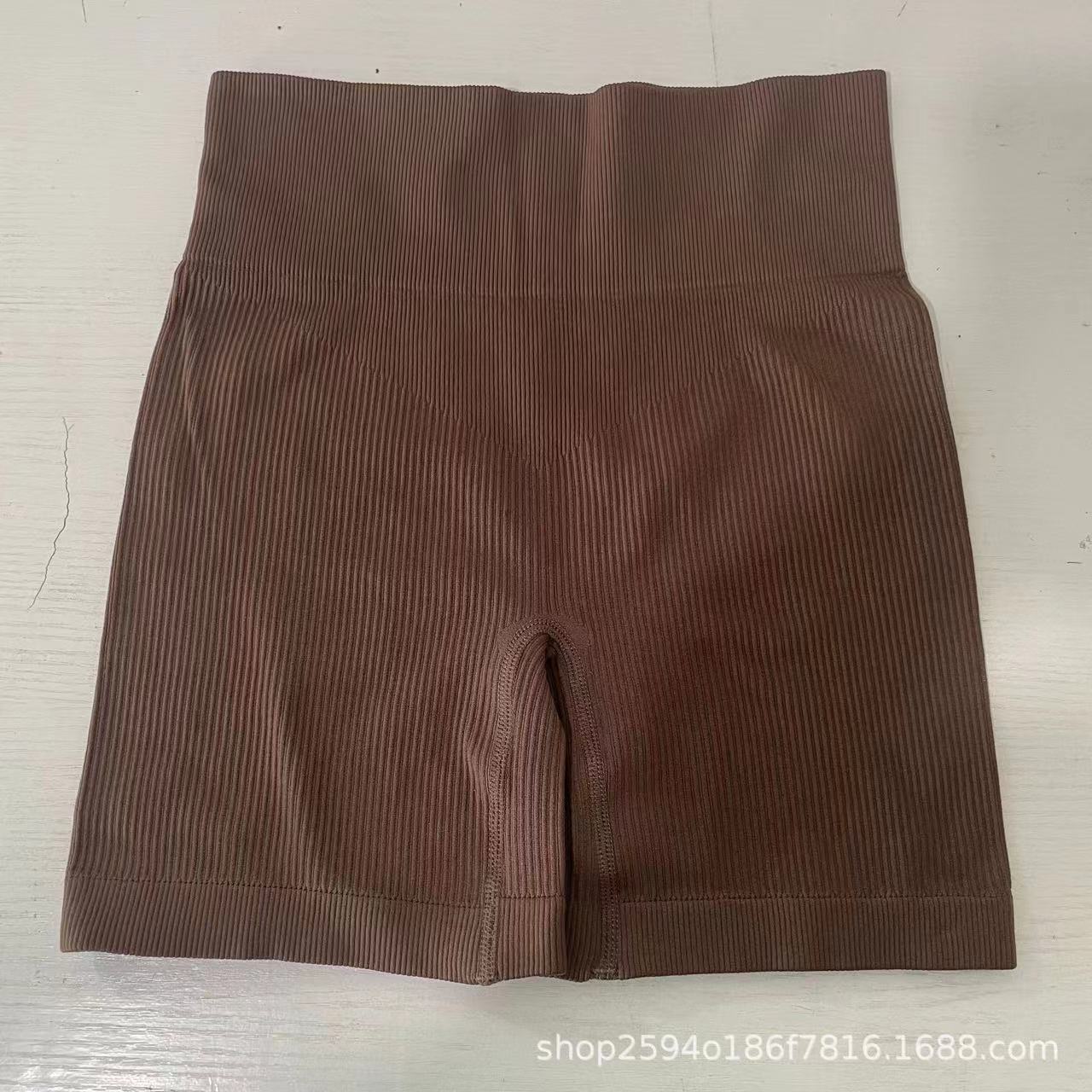 Темно-коричневый