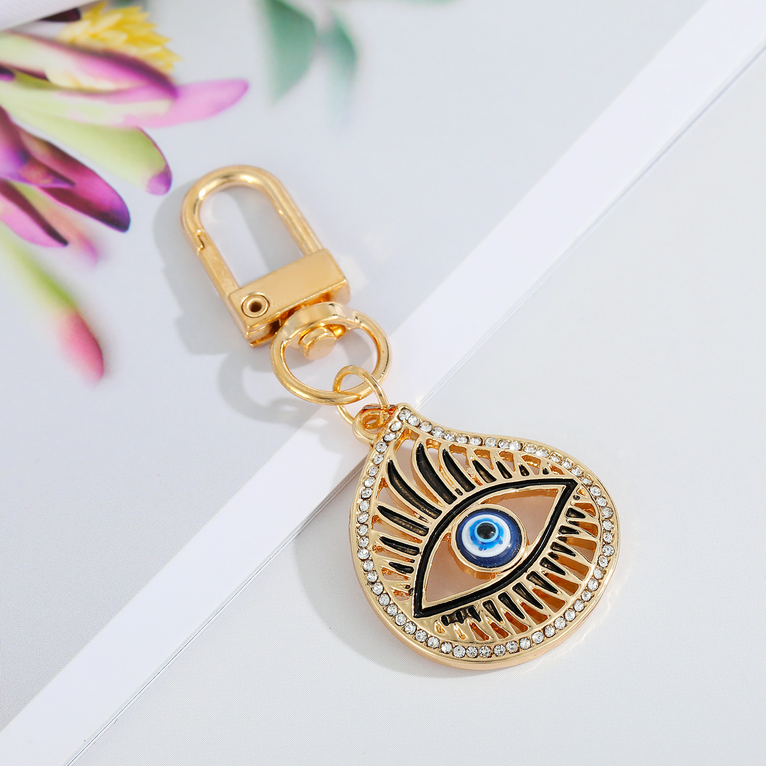 Creative Devil's Eye Keychain Blue Eyes Key Ring Handbag Pendant Oil Dripping Eyes Door Latch Cross-border Sold Jewelry display picture 7