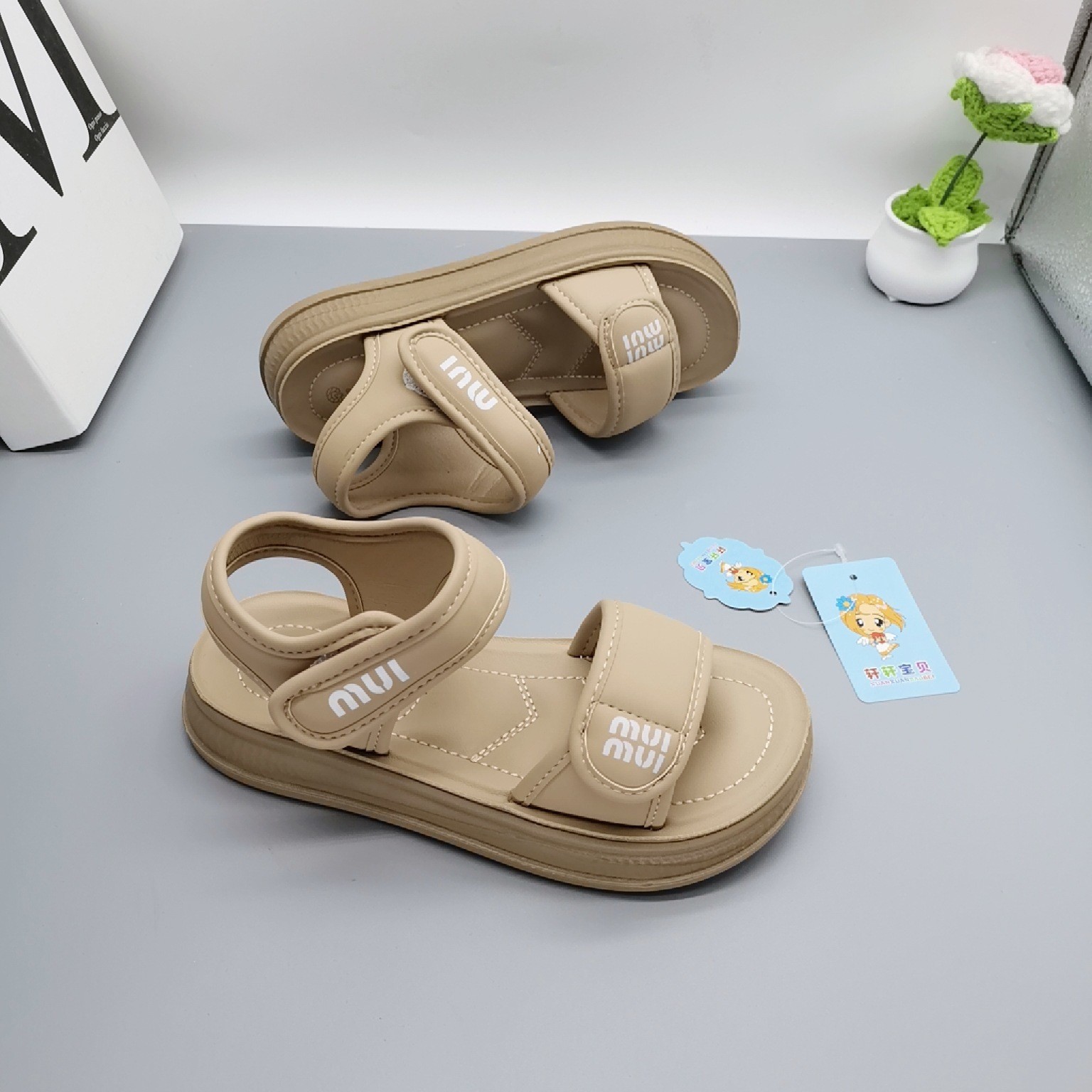 Sandalias retro para niñas, tallas 32-37, éxito de ventas de verano 2026, zapatos de princesa de goma antideslizantes, zapatos de playa