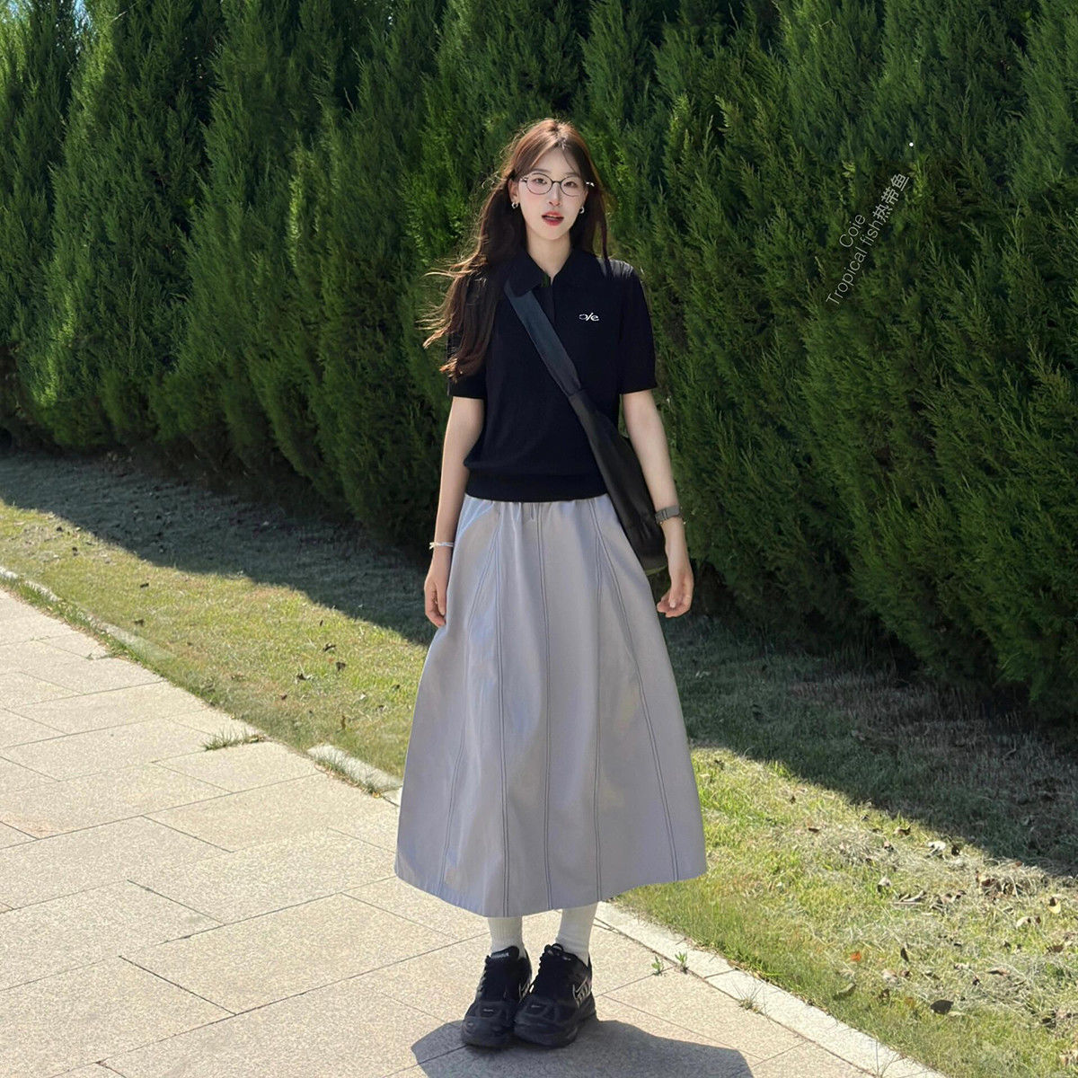 French Style Work Clothing Right Shoulder Knitted Short-Sleeved T-Shirt + Loose, Simple and Versatile Gray Bud Skirt