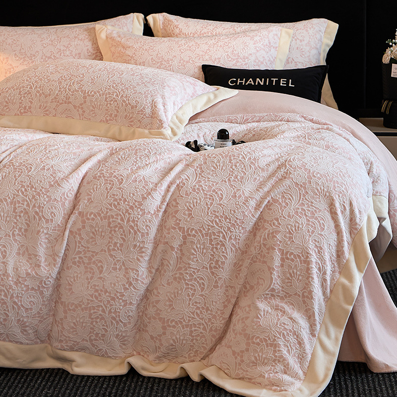 Luz de lujo espeso de terciopelo de leche tallado cuatro piezas de alta sensación de invierno sábanas de franela de coral de doble cara cubierta de cama