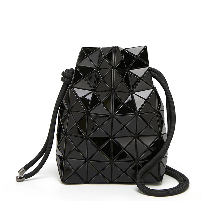 2024 nuova borsa a tracolla giapponese da donna a secchiello con coulisse a spalla in PU brillante con geometria a griglia di diamanti_voghion.com